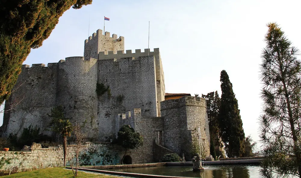 Europe /Not Europe: papers of the WYF 2014 VII edition